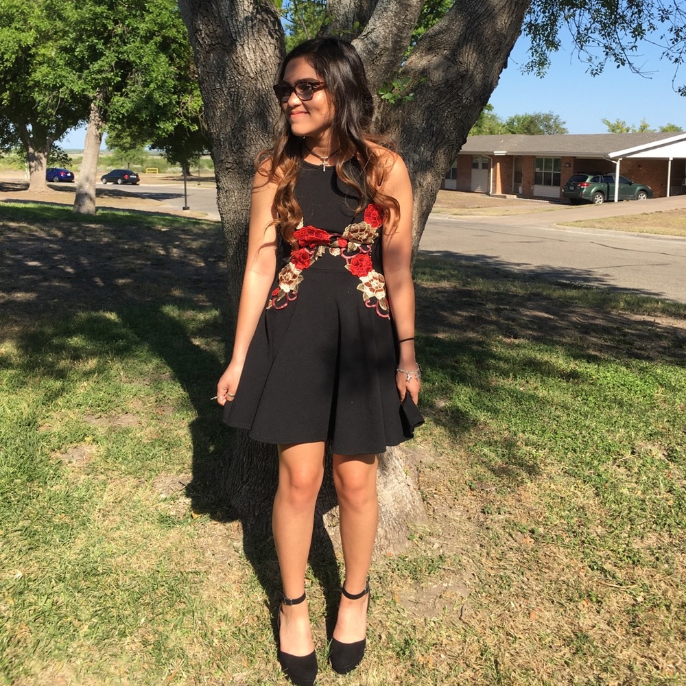 AGACI DRESS - Picture 2 of 5
